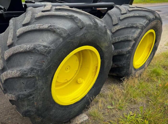 Forwarder John Deere 1210E koła Forwarder John Deere 1210E koła