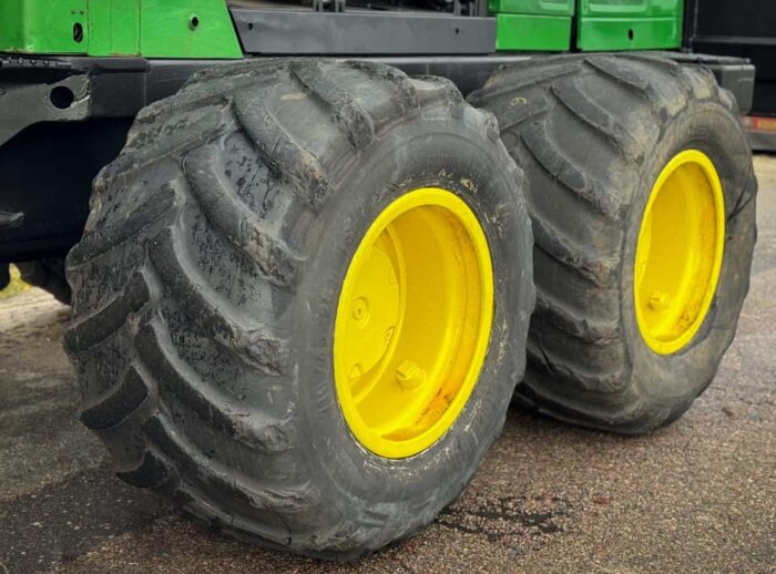 Forwarder John Deere 1210E koła Forwarder John Deere 1210E koła