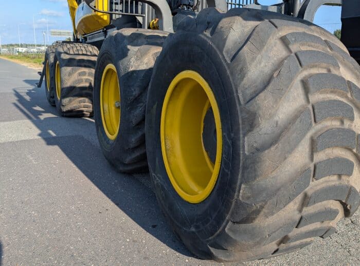 PONSSE ELK 8W 2013 Reifen PONSSE ELK 8W 2013r. opony