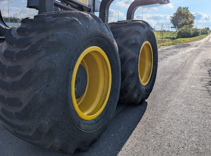 PONSSE ELK 8W 2013 Reifen PONSSE ELK 8W 2013r. opony