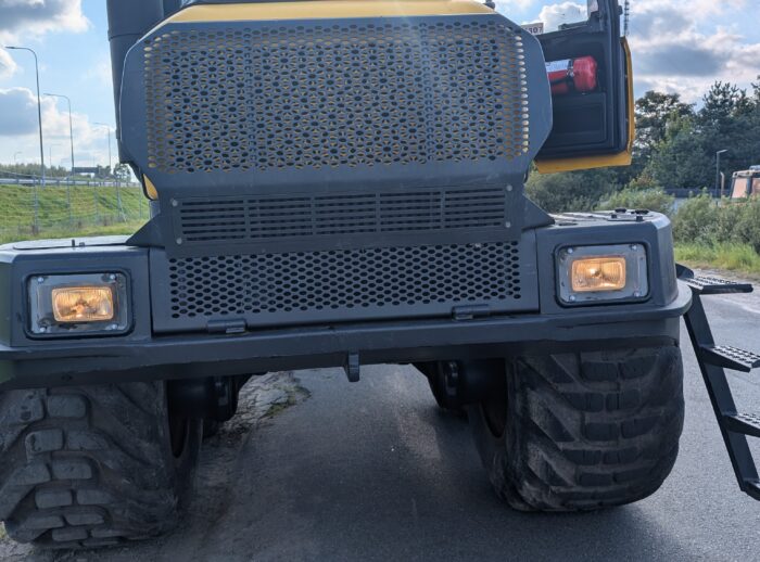 PONSSE ELK 8W 2013 Frontscheinwerfer PONSSE ELK 8W 2013r. oświetlenie przód