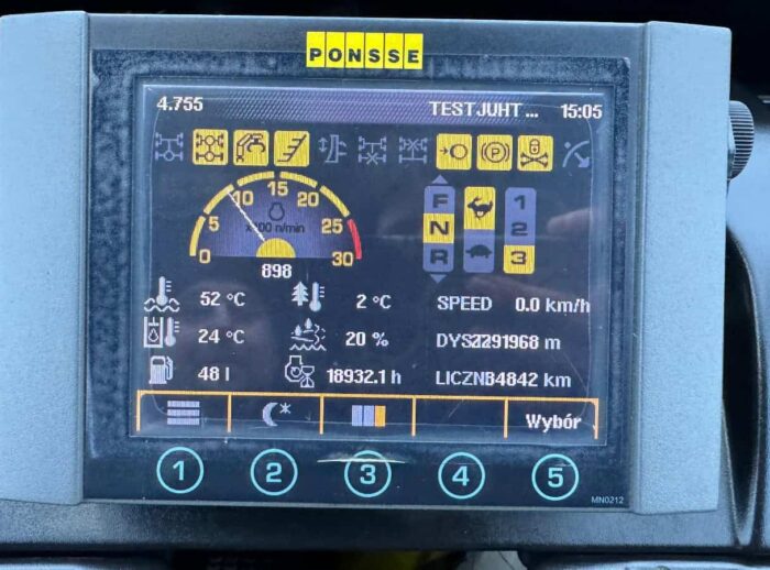 P0004_072 PONSSE BUFFALO 8W 2015r. komputer