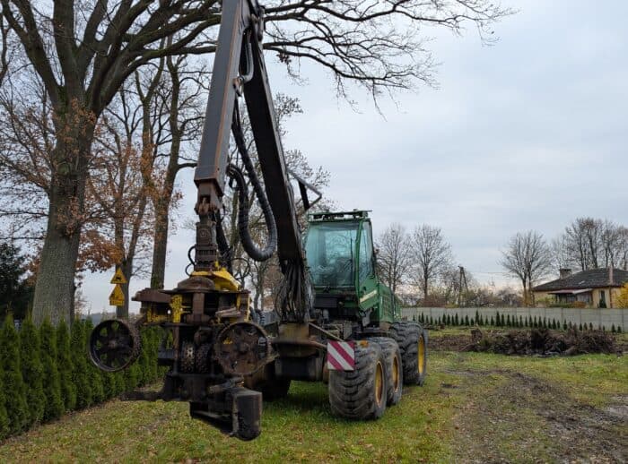 Harvester John Deere 1270D 2007r. Harvester John Deere 1270D 2007r.