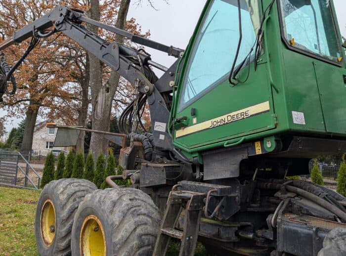 Harvester John Deere 1270D 2007r. Harvester John Deere 1270D 2007r.