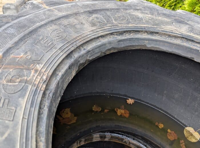 używane opony nokian 710/45-26,5 2 szt. używane opony nokian 710/45-26,5 2 szt.