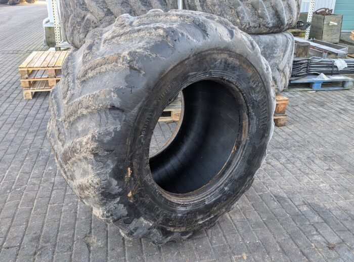 Używane opony 8 szt. TRELLEBORG 710/45-26,5 harwester forwarder Używane opony 8 szt. TRELLEBORG 710/45-26,5 harwester forwarder