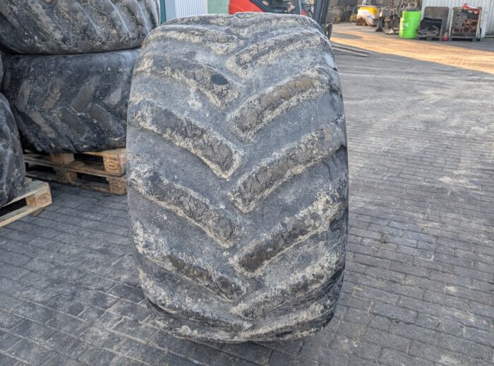 Używane opony 8 szt. TRELLEBORG 710/45-26,5 harwester forwarder Używane opony 8 szt. TRELLEBORG 710/45-26,5 harwester forwarder