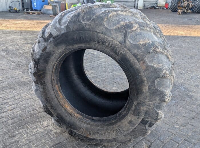 Używane opony 8 szt. TRELLEBORG 710/45-26,5 harwester forwarder Używane opony 8 szt. TRELLEBORG 710/45-26,5 harwester forwarder