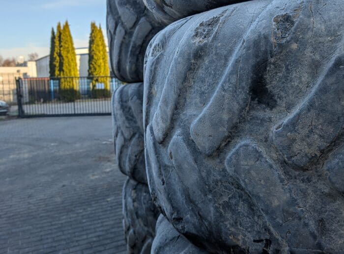 Używane opony 8 szt. TRELLEBORG 710/45-26,5 harwester forwarder Używane opony 8 szt. TRELLEBORG 710/45-26,5 harwester forwarder