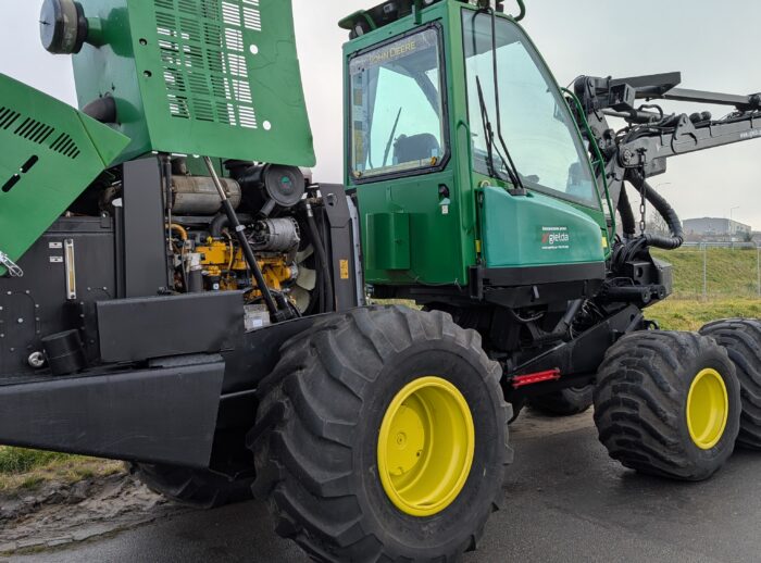 Harwester John Deere 1070D 2006r. Harwester John Deere 1070D 2006r.