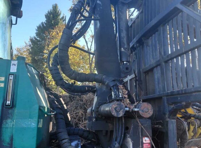 Timberjack 1710D forwarder, 2002. John Deere Forwarder Timberjack 1710D 2002r. John Deere